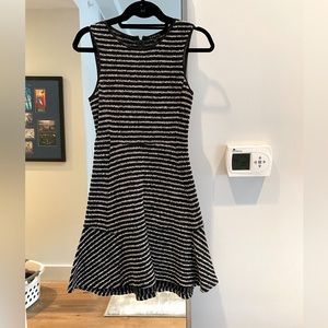 THEORY DRESS. BLACK AND WHITE STRIPED. SIZE 2